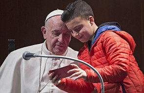 Franciszek tłumaczy dzieciom, jak wybiera się papieża