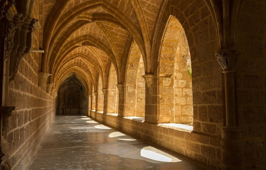 Hiszpania: co miesiąc zamyka się jeden klasztor