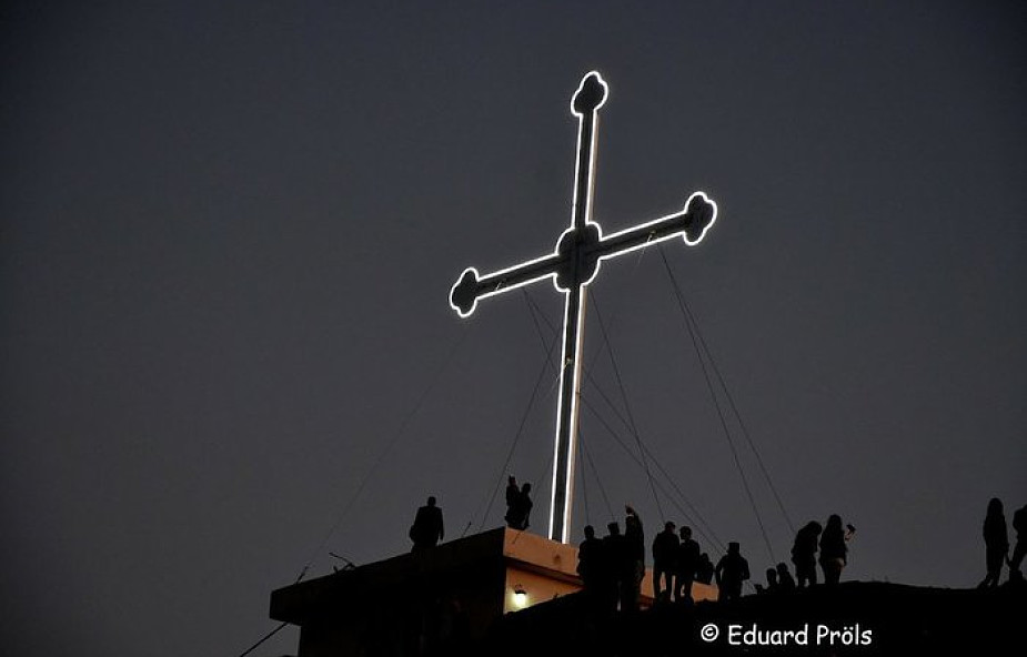 Irak: chrześcijanie ustawili ogromny krzyż [FOTO]