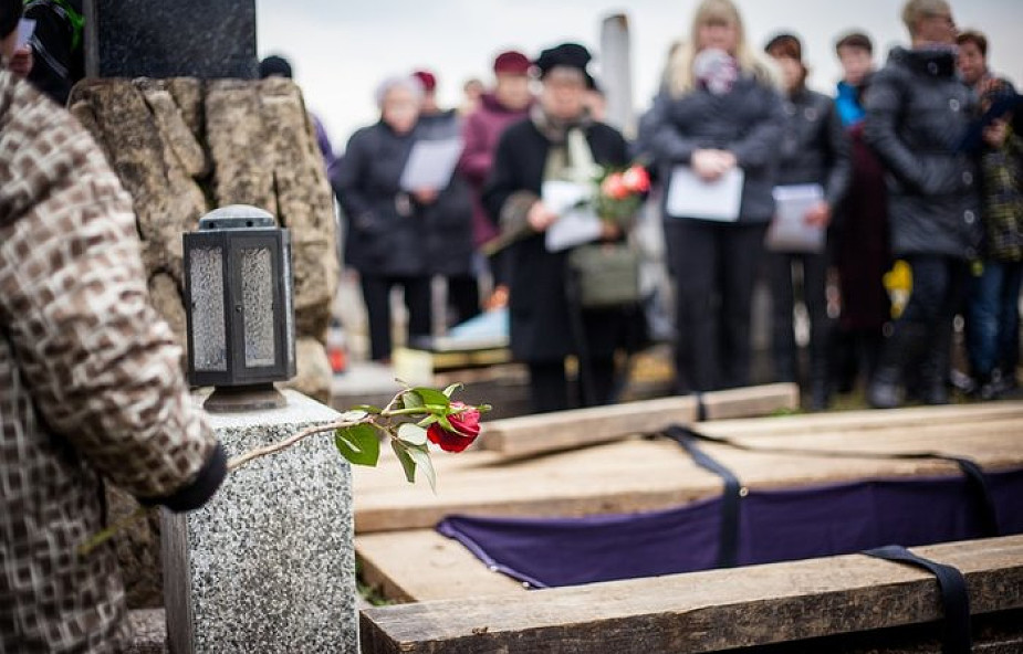 Niemcy: świeccy teolodzy będą prowadzić pogrzeby