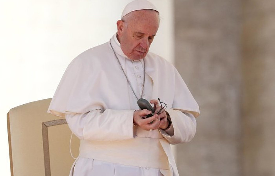Papież zapewnił o swoich modlitwach za ofiary zamachu