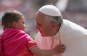 Franciszek przesyła świąteczne dary ubogim dzieciom
