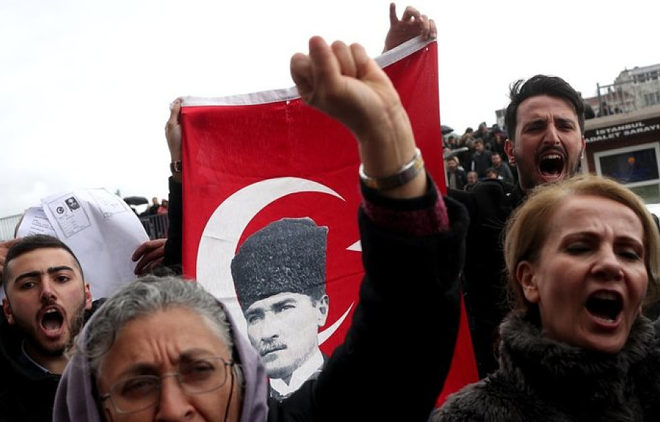 Eksperci: wynik referendum nie jest satysfakcjonujący dla Erdogana