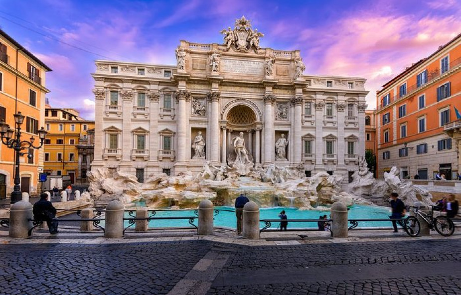 Włochy: 450 euro kary za kąpiel w fontannie di Trevi