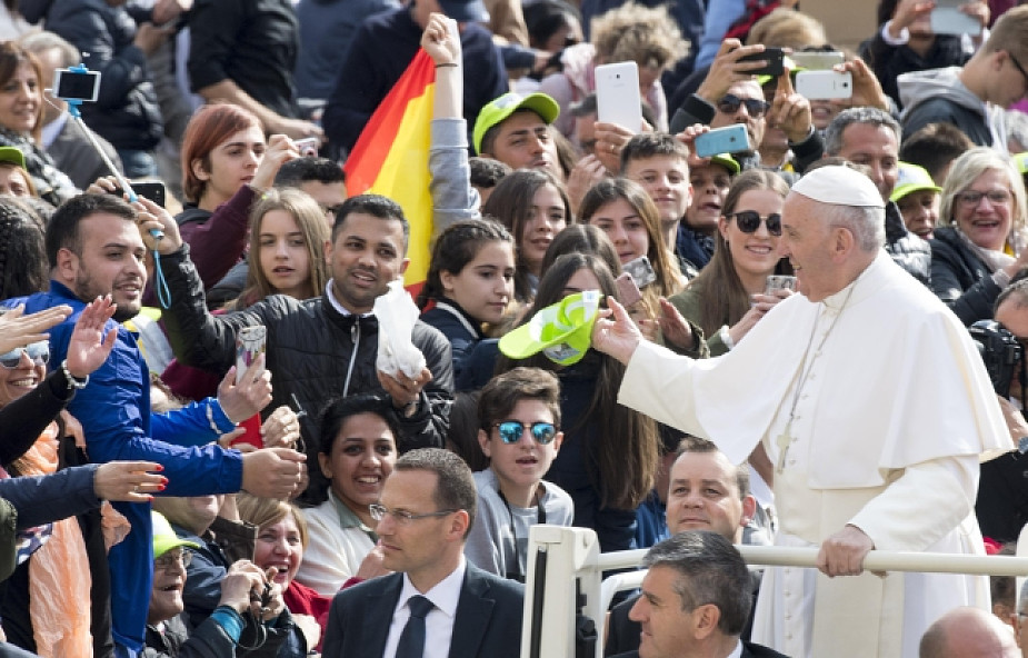 Papież modli się za duszpasterzy i wiernych w Polsce