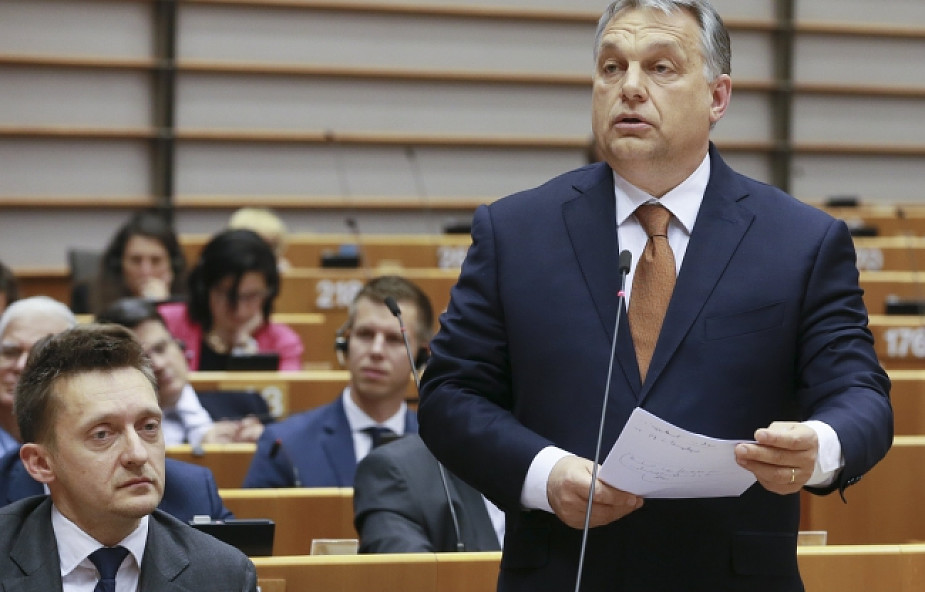 Orban w PE odrzuca oskarżenia europosłów i KE