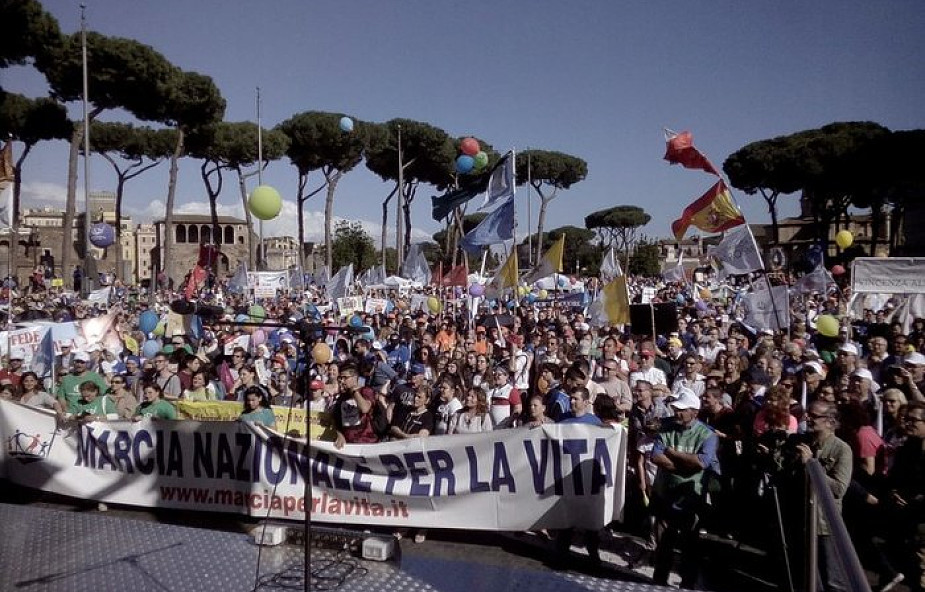 Rzym: ulicami miasta przeszedł Marsz dla Życia