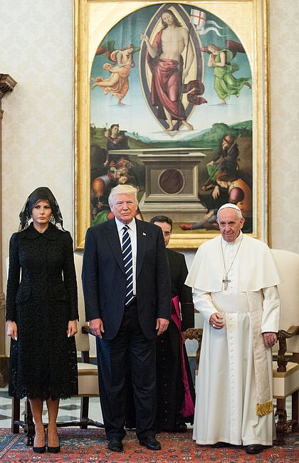 Na ten szczegół ubioru Melanii Trump warto zwrócić uwagę - zdjęcie w treści artykułu