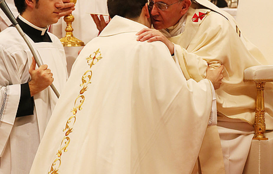 Papież przestrzegł nowo wyświęconych księży przed podwójnym życiem