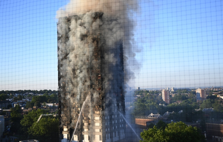 50 rannych w pożarze budynku mieszkalnego w Londynie
