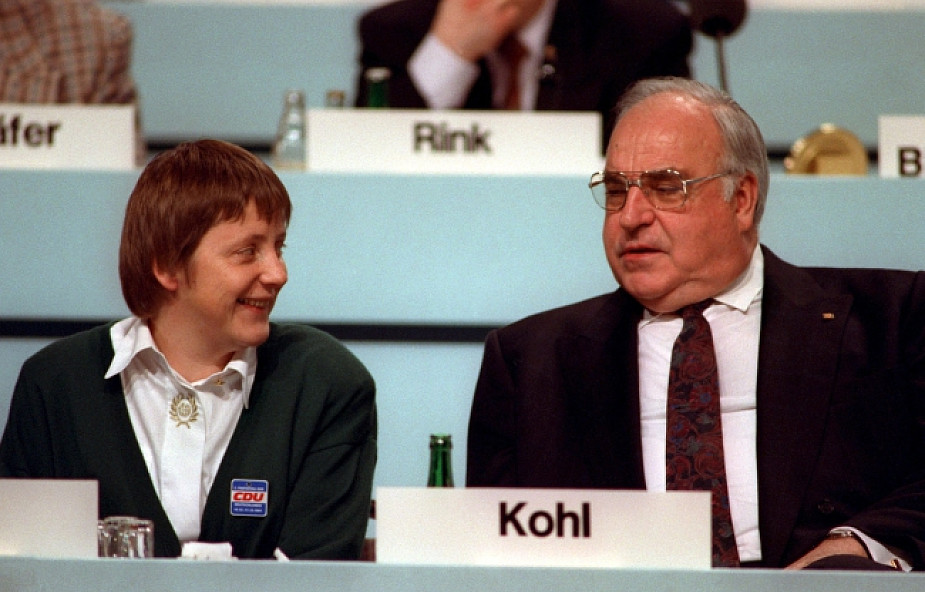 Tusk i Juncker wspominają Helmuta Kohla