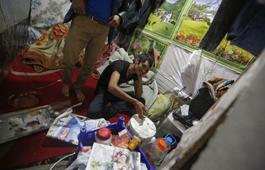 W Calais znów koczuje 400-600 migrantów