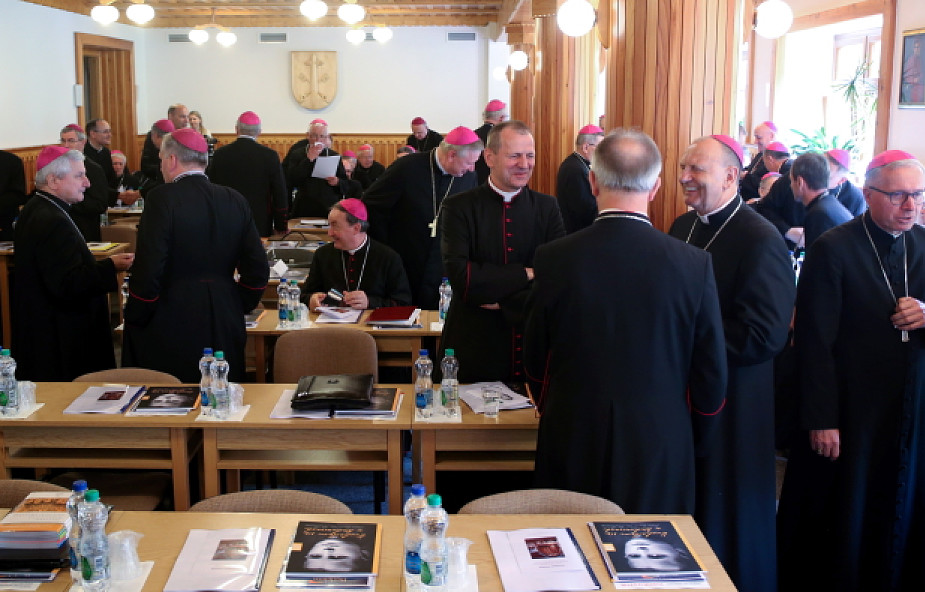 Biskupi i władze zawierzyli Polskę Niepokalanemu Sercu Maryi