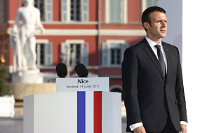 Macron zapowiada "bezlitosną walkę" z terroryzmem