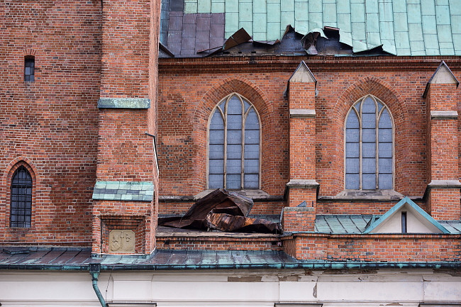 Silne nawałnice. Ucierpiała jedna z najważniejszych polskich katedr - zdjęcie w treści artykułu nr 1