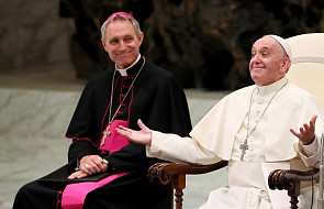 Papież nie rezygnuje z "pechowego papamobilu". Nie boi się kolejnego upadku