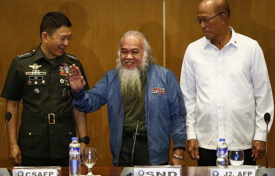 Filipiny: porwany kapłan z Marawi został uwolniony
