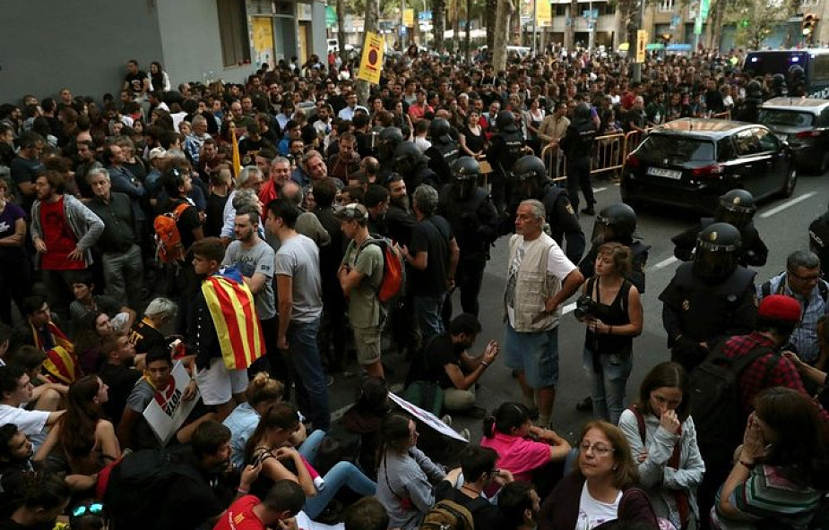 "El Pais" o sytuacji w Katalonii: nastąpił decydujący moment porządku konstytucyjnego