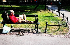 Osoby bezdomne czytają, więc urządzamy mobilną bibliotekę! Zrobicie to z nami?