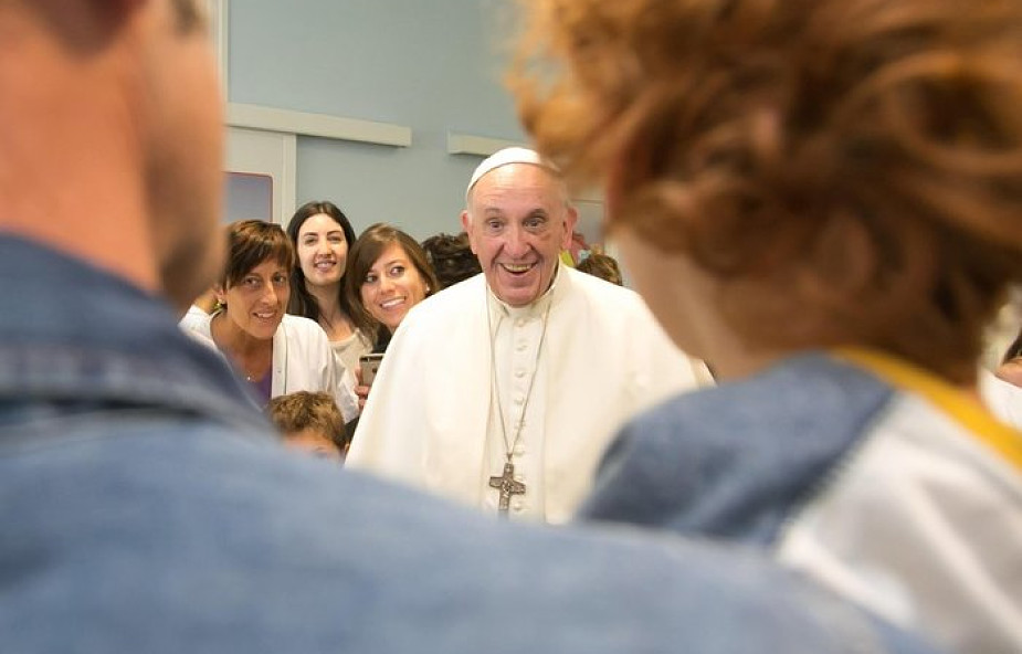 Papież: chrześcijanin może sprawić, że ludzie wokół niego doświadczą Boga