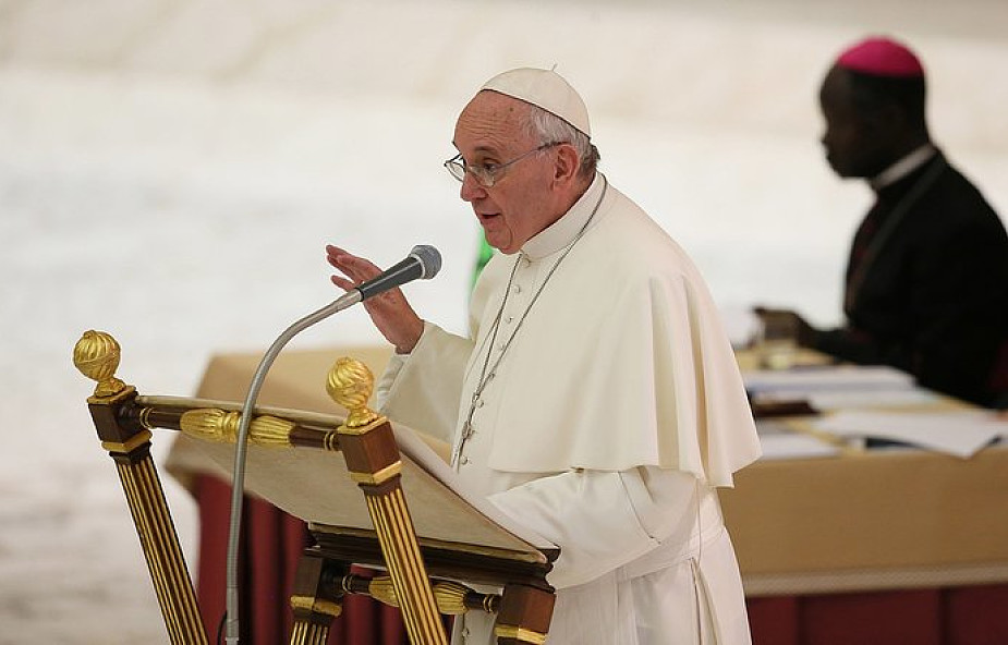 Papież postanowił walczyć z fake news