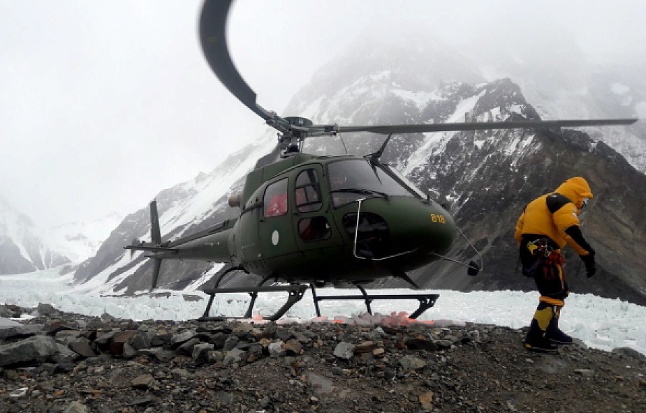 Wyprawa na K2: pogoda nadal uniemożliwia powrót kolegów do bazy