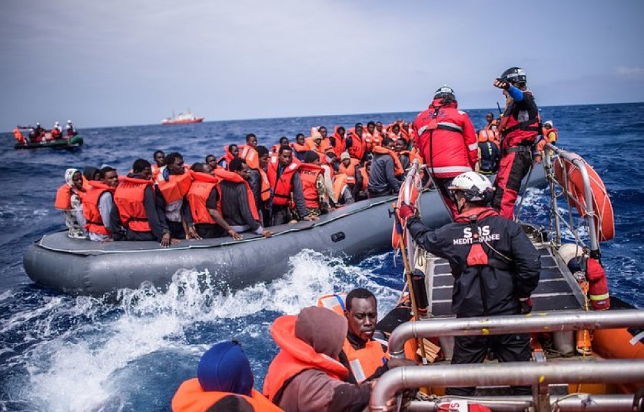 Turcja: cztery osoby utonęły, 30 zaginęło wskutek zatonięcia łodzi z migrantami