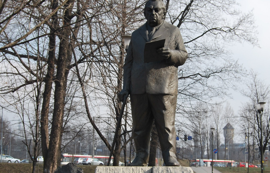 Po wiecu kandydata na prezydenta Katowic uszkodzony pomnik Ziętka