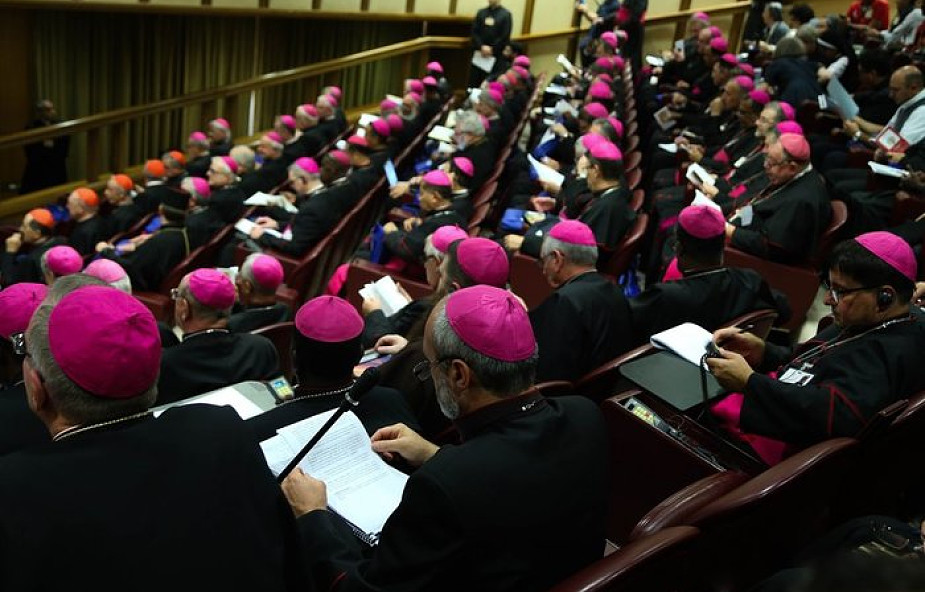 Synod: wiara jest przygodą, Kościół musi towarzyszyć młodym w ich drodze