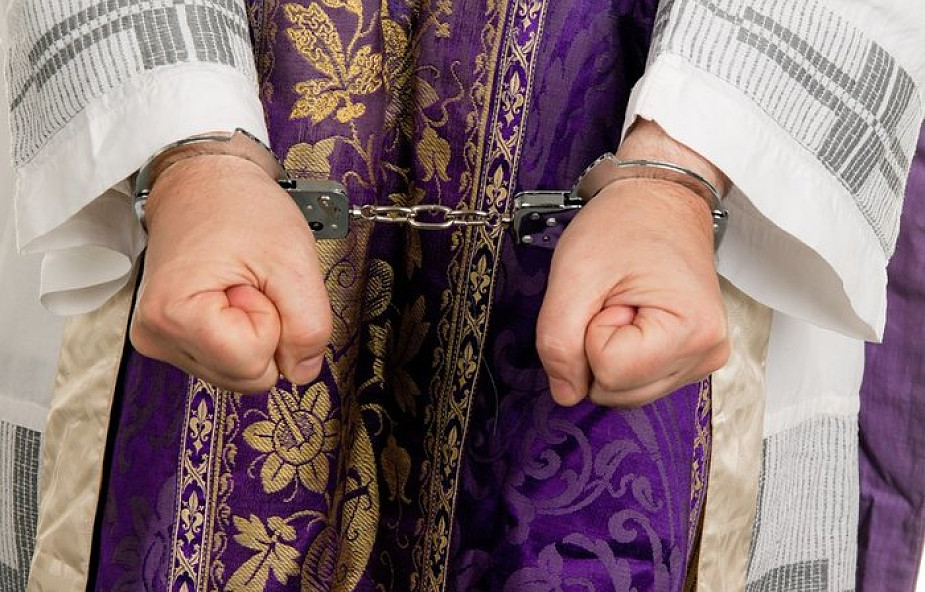Sąd apelacyjny utrzymał wyrok milionowego odszkodowania i dożywotnią rentę dla kobiety gwałconej w dzieciństwie przez księdza