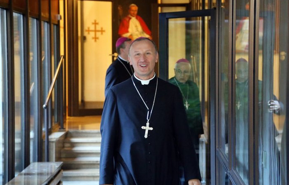 Bp Solarczyk przed Synodem na temat młodzieży w Rzymie: młody człowiek nie da się oszukać