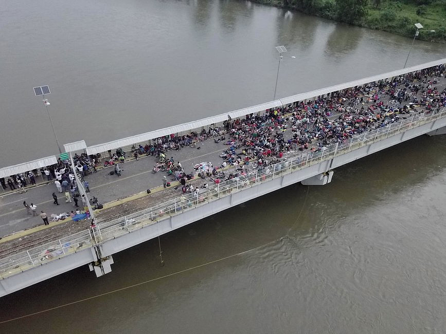 Wenezuela: Maduro apeluje do Trumpa o otwarcie granic dla karawany migrantów - zdjęcie w treści artykułu