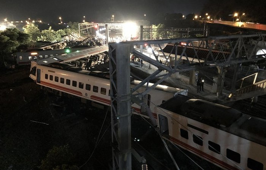 Tajwan: co najmniej 17 ofiar śmiertelnych katastrofy kolejowej