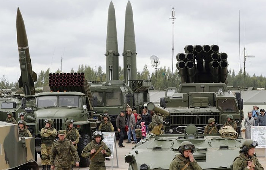 Minister obrony Wielkiej Brytanii: Rosja kpi i narusza układ INF
