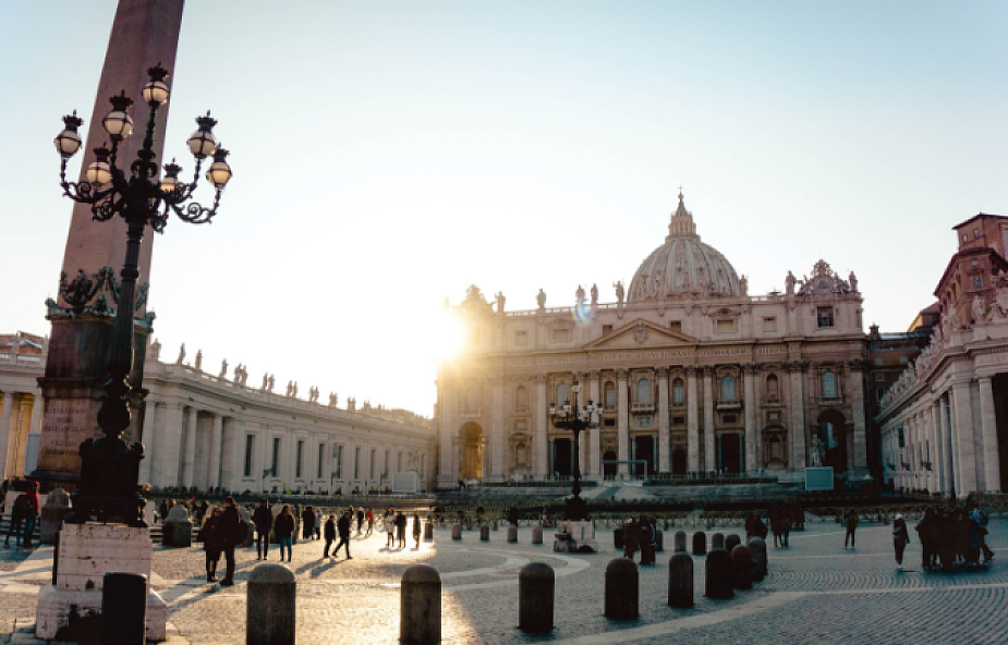 W Watykanie postawiono stół długości kilkuset metrów. Usiedli przy nim chrześcijanie i muzułmanie