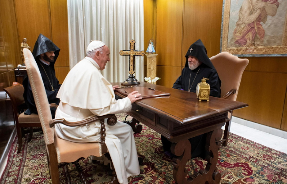 Papież Franciszek spotkał się z katolikosem Karekinem II