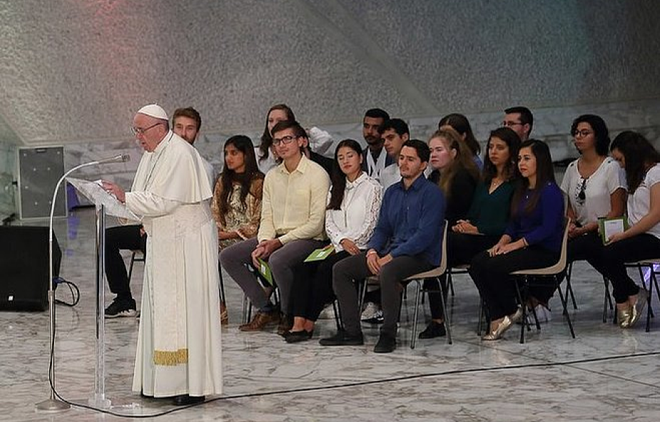 "Jesteśmy z tobą i ze wszystkimi biskupami Kościoła w trudnych momentach". List młodzieży do papieża