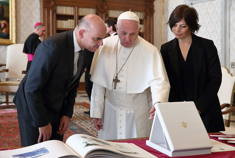 Franciszek spotkał się z prezydentem Szwajcarii [GALERIA] - zdjęcie w treści artykułu