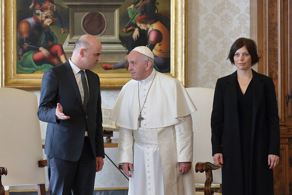Franciszek spotkał się z prezydentem Szwajcarii [GALERIA] - zdjęcie w treści artykułu nr 1