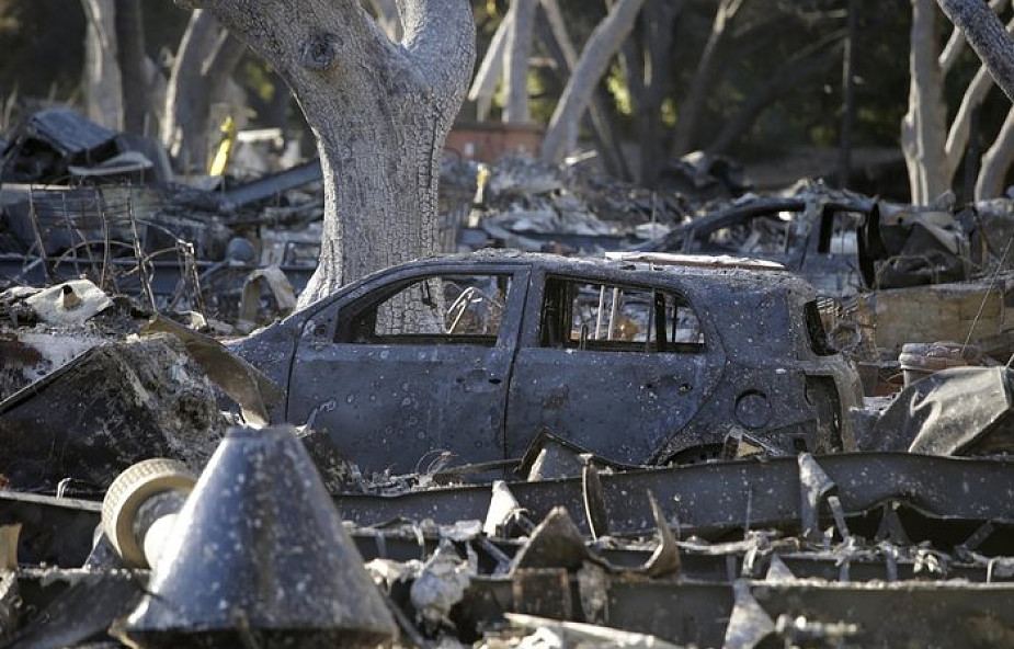 USA: co najmniej 42 ofiary śmiertelne pożarów w Kalifornii. Zniszczeniu uległo ponad 7,1 tys. budynków