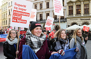 Ulicami 16 miast w Polsce przeszły marsze pod hasłem "Lubię ludzi". Ruszyła XVIII edycja Szlachetnej Paczki