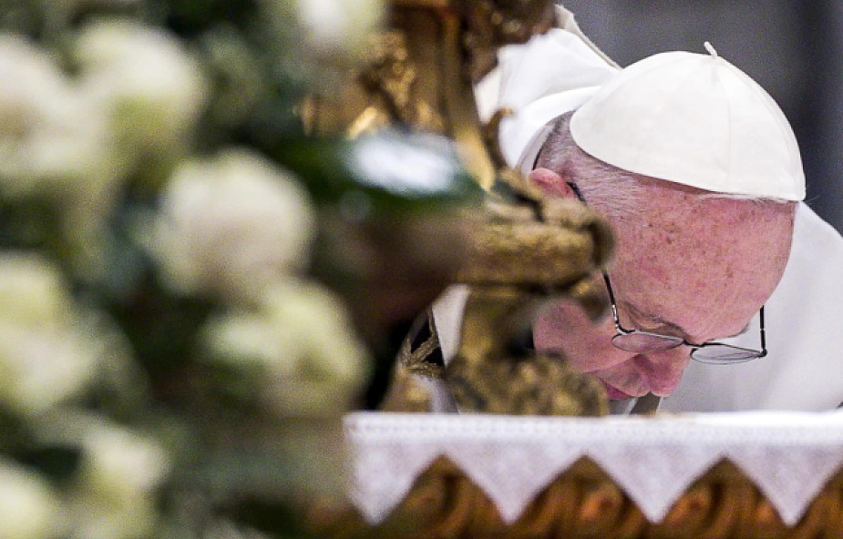 Papież apeluje, by Dzień Ubogich prowadził do promocji miłosierdzia w społeczeństwie