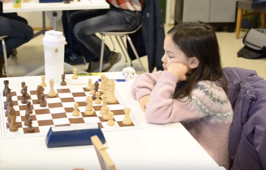 MŚ w szachach: ekspertem w norweskiej telewizji była 10-latka. "Jest znacznie lepsza niż w jej wieku był mistrz świata"