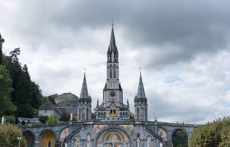 Francja: ofiary nadużyć seksualnych zaproszone na posiedzenie episkopatu