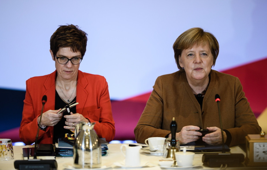 Niemcy: kto zastąpi "Mutti", czyli zacięta walka o schedę po Merkel w CDU