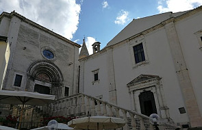 Włochy: rekonsekracja kościoła - symbolu trzęsienia ziemi w 2009 roku