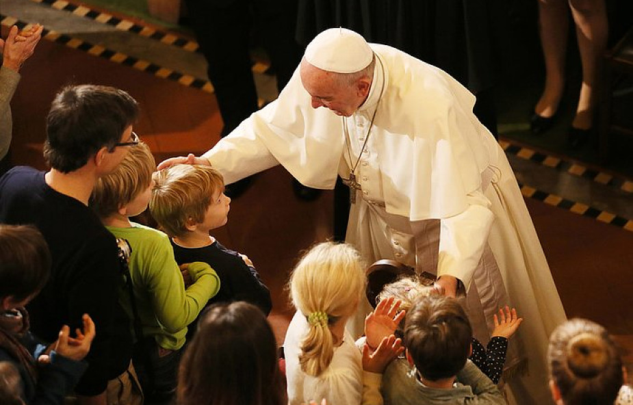 Watykan potwierdza: papież regularnie spotyka się z ofiarami nadużyć duchownych