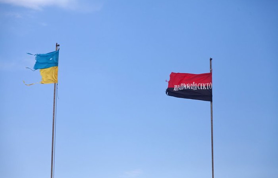 Rada Tarnopola odpowiada na ustawę o IPN "banderowskimi" flagami