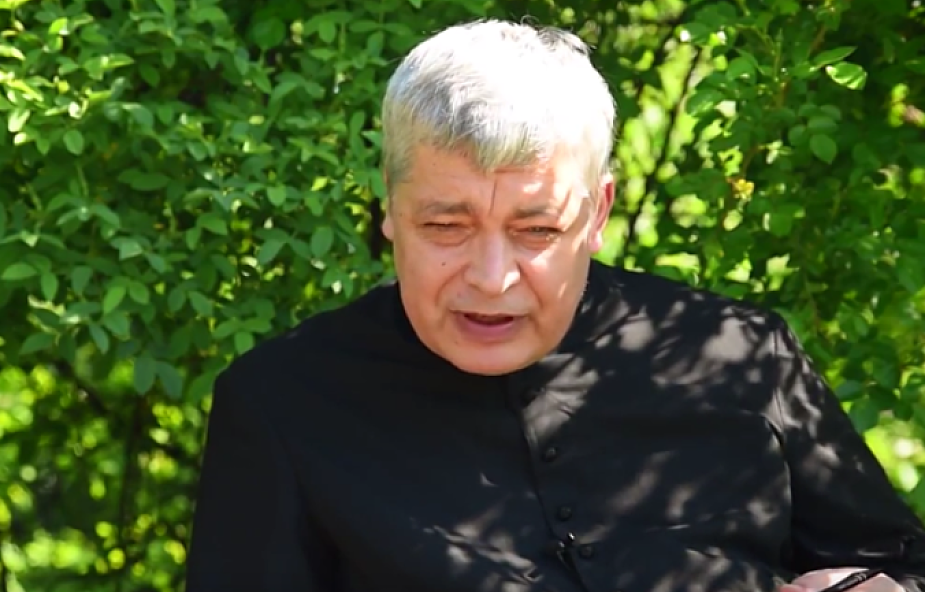 Internauci modlą się za ks. Piotra Pawlukiewicza. Ruszyła akcja wsparcia dla kapłana