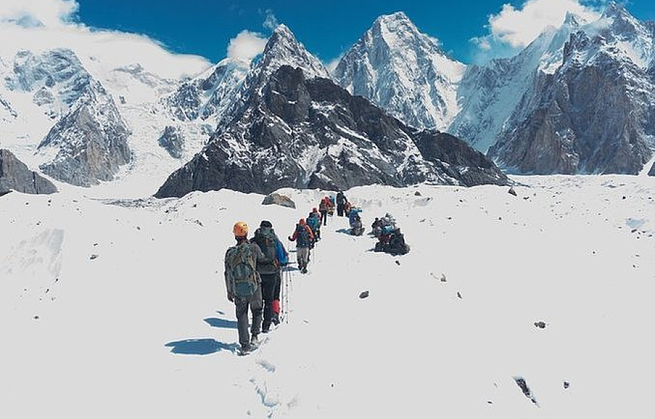 Wyprawa na K2 - Wielicki: nie mamy żadnego kontaktu z Urubką